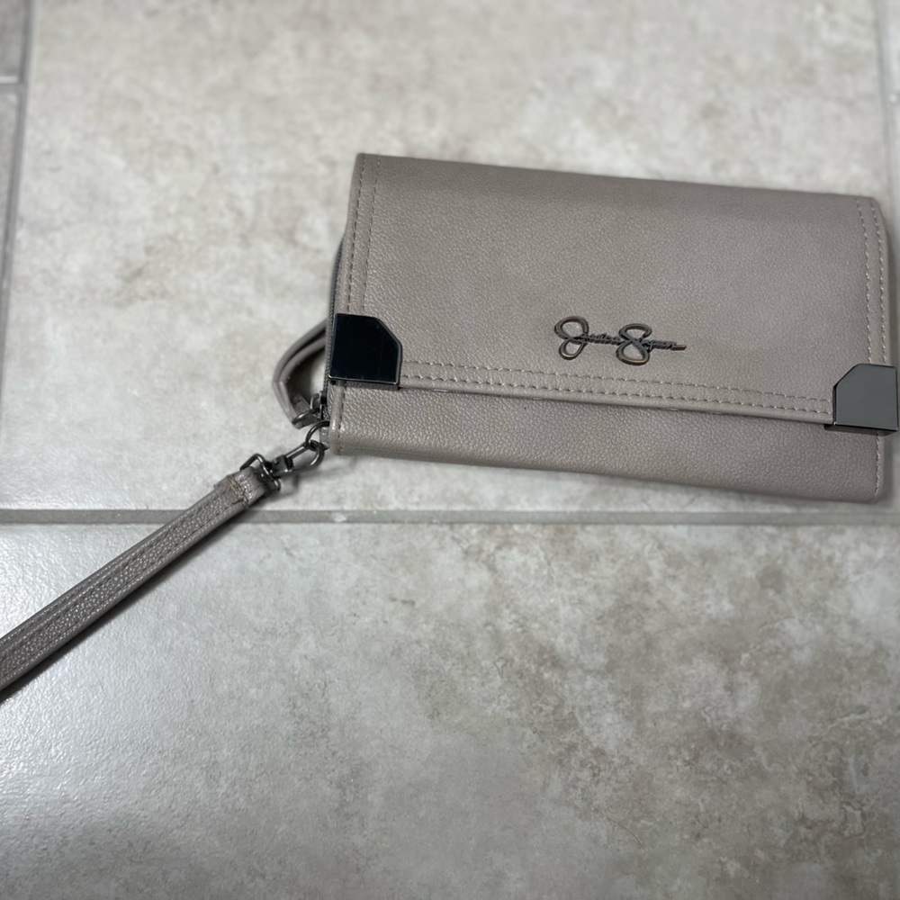 Jessica Simpson wristlet